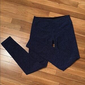 Beyond Yoga Blue Leggings Sleek Form-Fitting Design